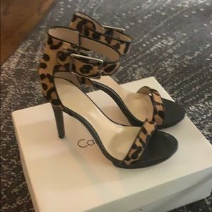 Worn once gorgeous calvins size 7